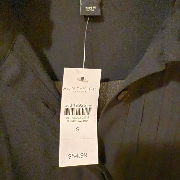New With Tags Black Ann Taylor Factory Button Down Blouse Top - Picture 2 of 4
